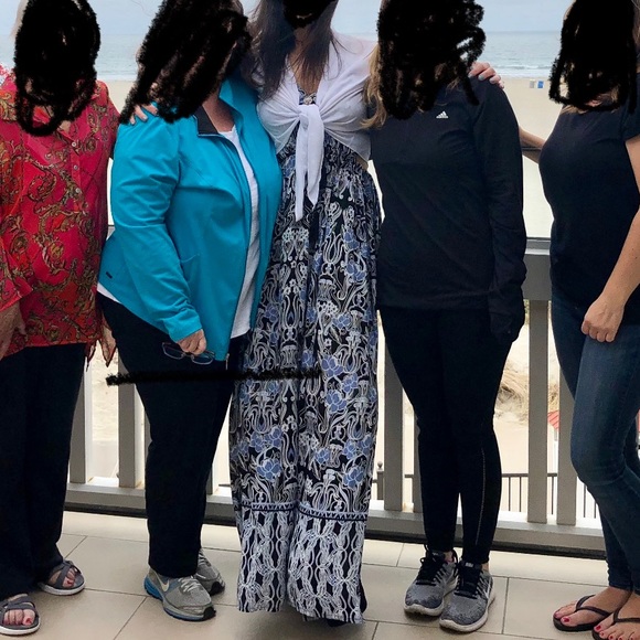 SIDE CUT OUT MAXI DRESS - Picture 3 of 8